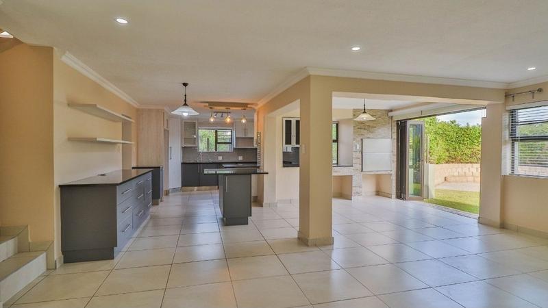 4 Bedroom Property for Sale in Hartenbos Landgoed Western Cape